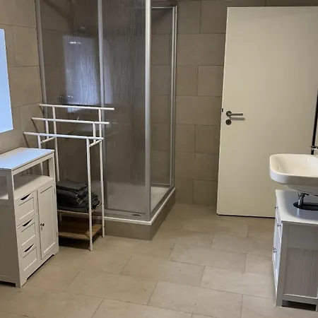 Monteurzimmer Auf Historischem Vierkanthof M زولبيتش