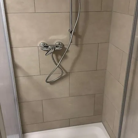 Monteurzimmer Auf Historischem Vierkanthof M شقة زولبيتش